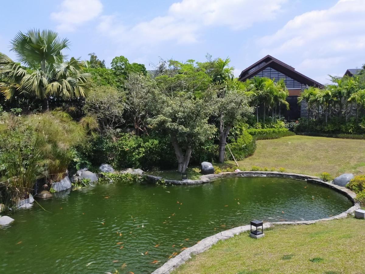 Vimala Hill Villa And Resort - 3 Bedrooms Bogor Buitenkant foto