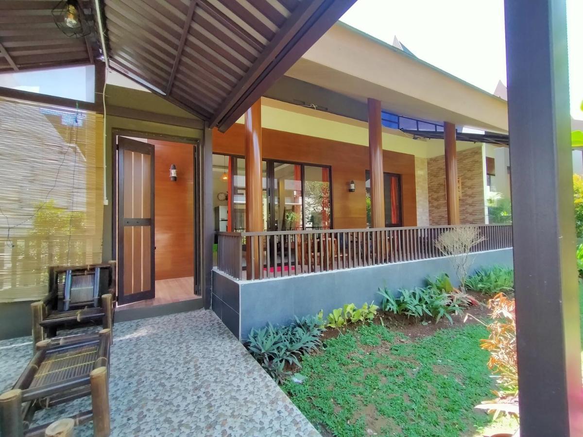 Vimala Hill Villa And Resort - 3 Bedrooms Bogor Buitenkant foto